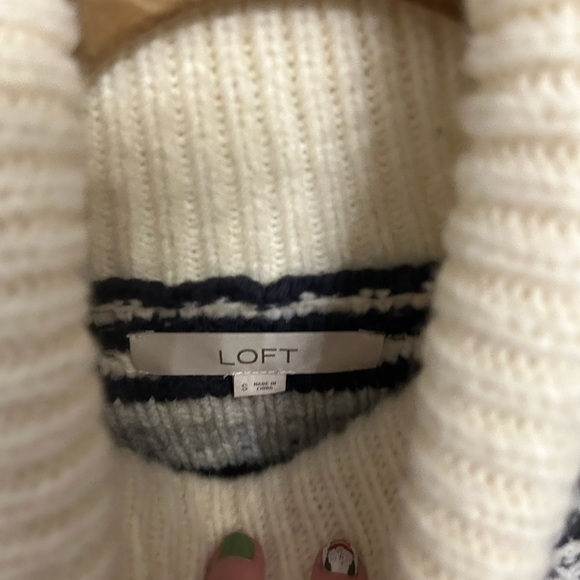 Loft Sweater Size Small - Picture 4 of 4